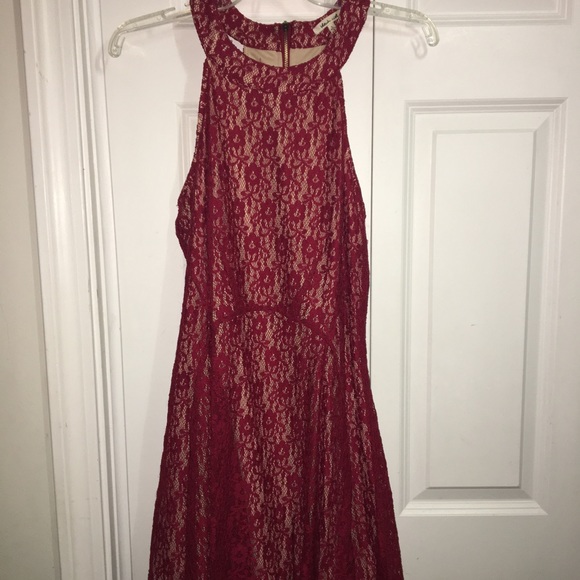 Cute above knee length red dress - Picture 4 of 5